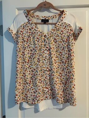 White Floral Button-Front Short Sleeve Top
